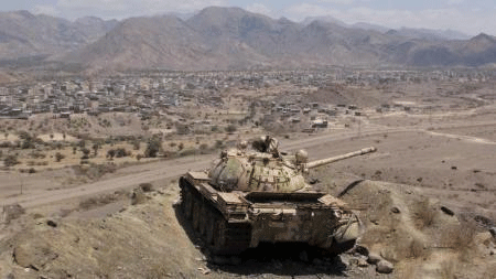 Los huzíes recuperan posiciones en el sur de Yemen Ejército yemení hunde un barco militar de la agresión saudí